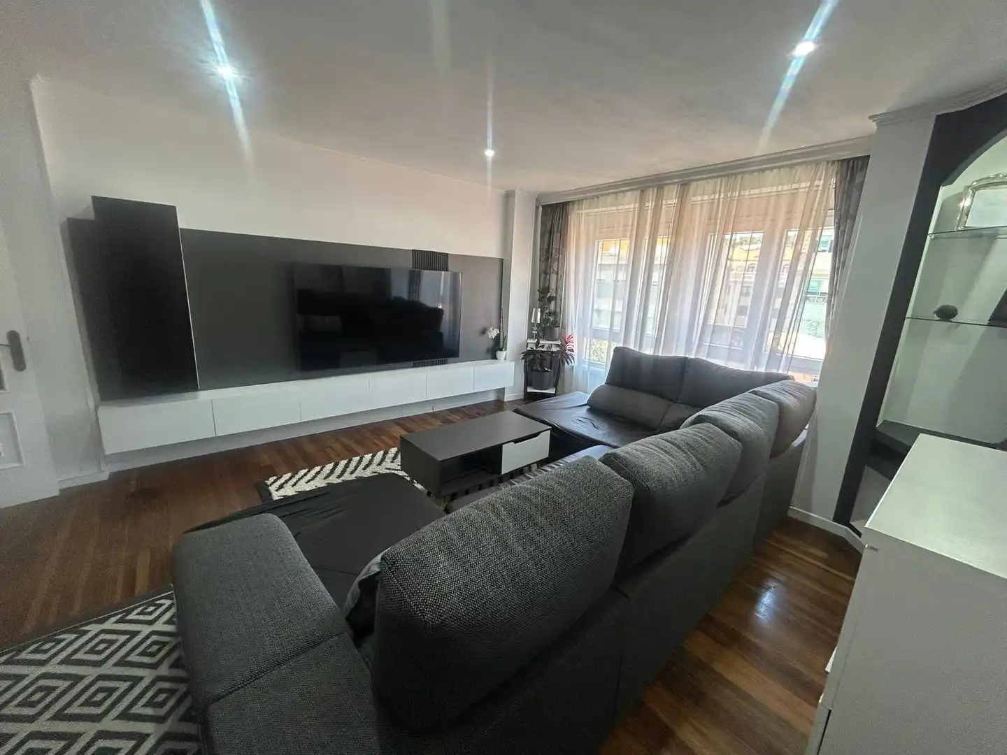 Piso con ascensor en venta en Santa Uxía de Ribeira, imagen 3
