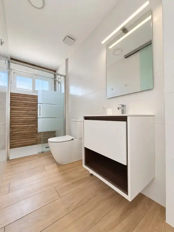Bathroom of Apartments for sale in Jacarilla  with Terrace, Swimming Pool and Oven