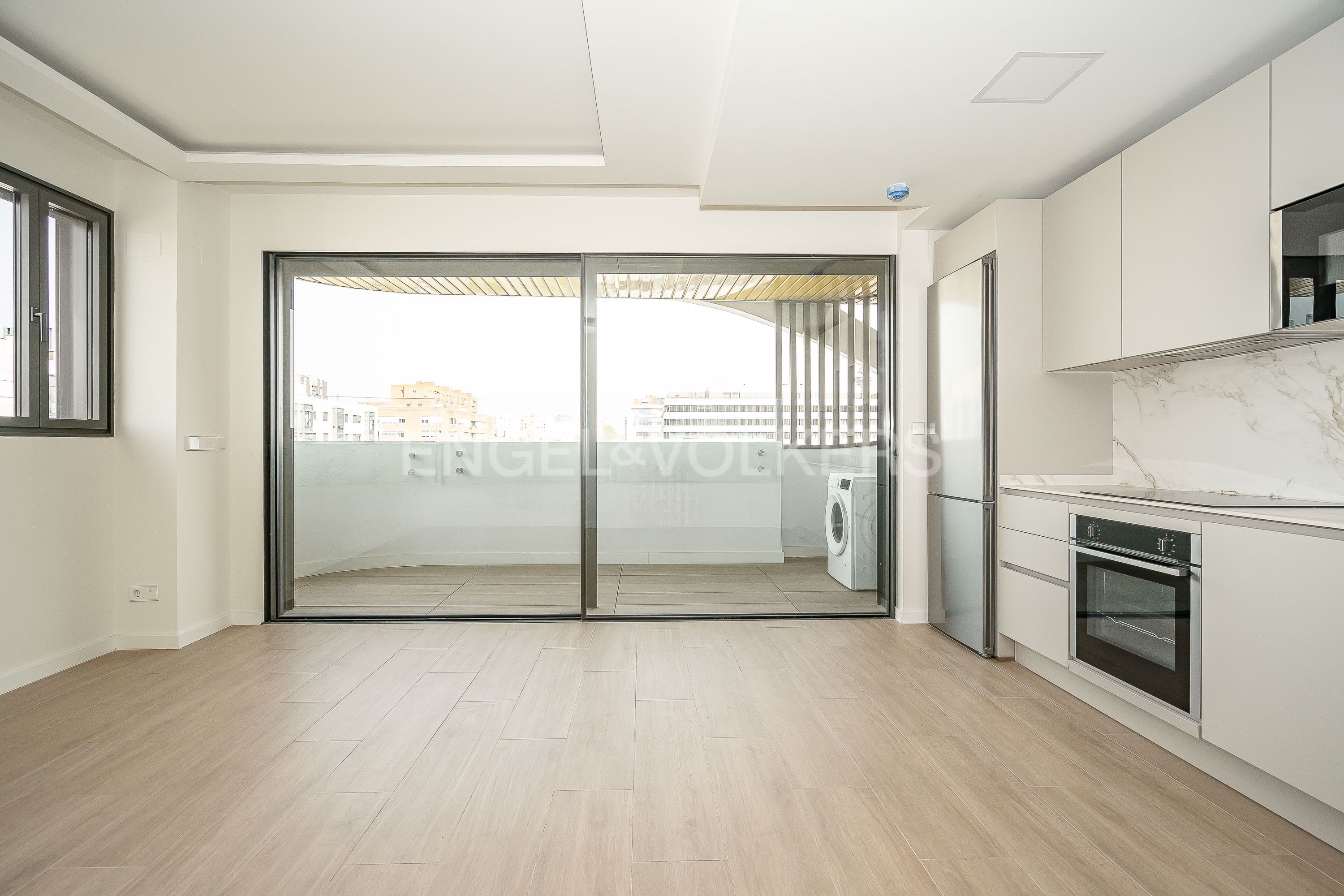 Kitchen of Flat for rent in  Madrid Capital  with Air Conditioner, Heating and Terrace