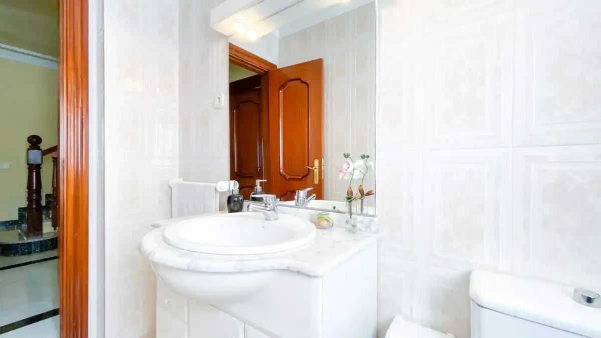 Baño de Casa o chalet en venta en Mijas con Calefacción, Jardín privado y Terraza