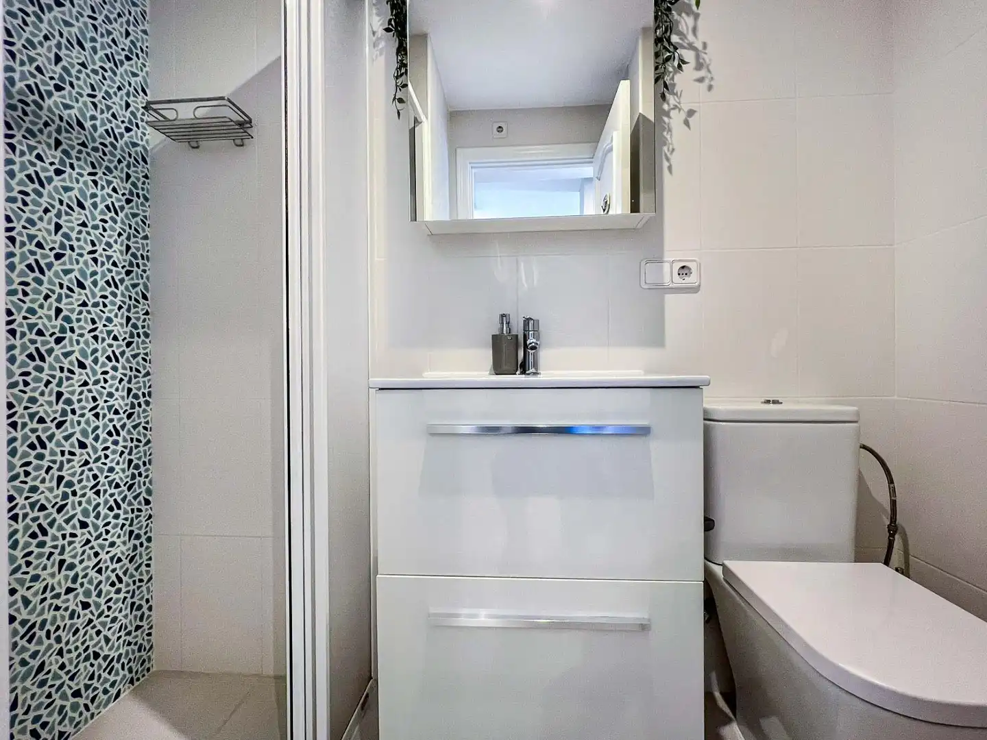 Bathroom of Apartments for sale in L'Alfàs del Pi  with Air Conditioner, Private garden and Terrace