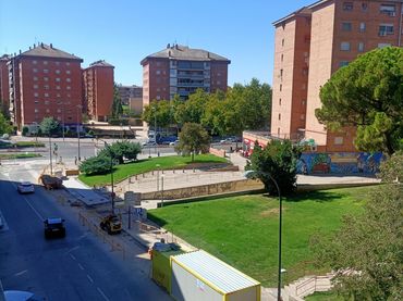 Piso con balcón en venta en Instituts - Universitat