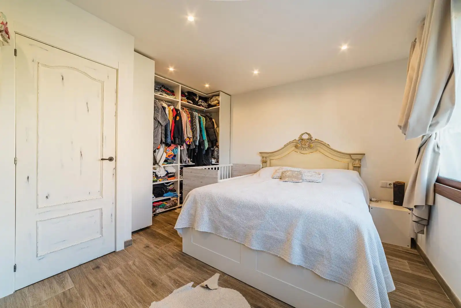 Bedroom of Houses for sale in Nucli Urbà 