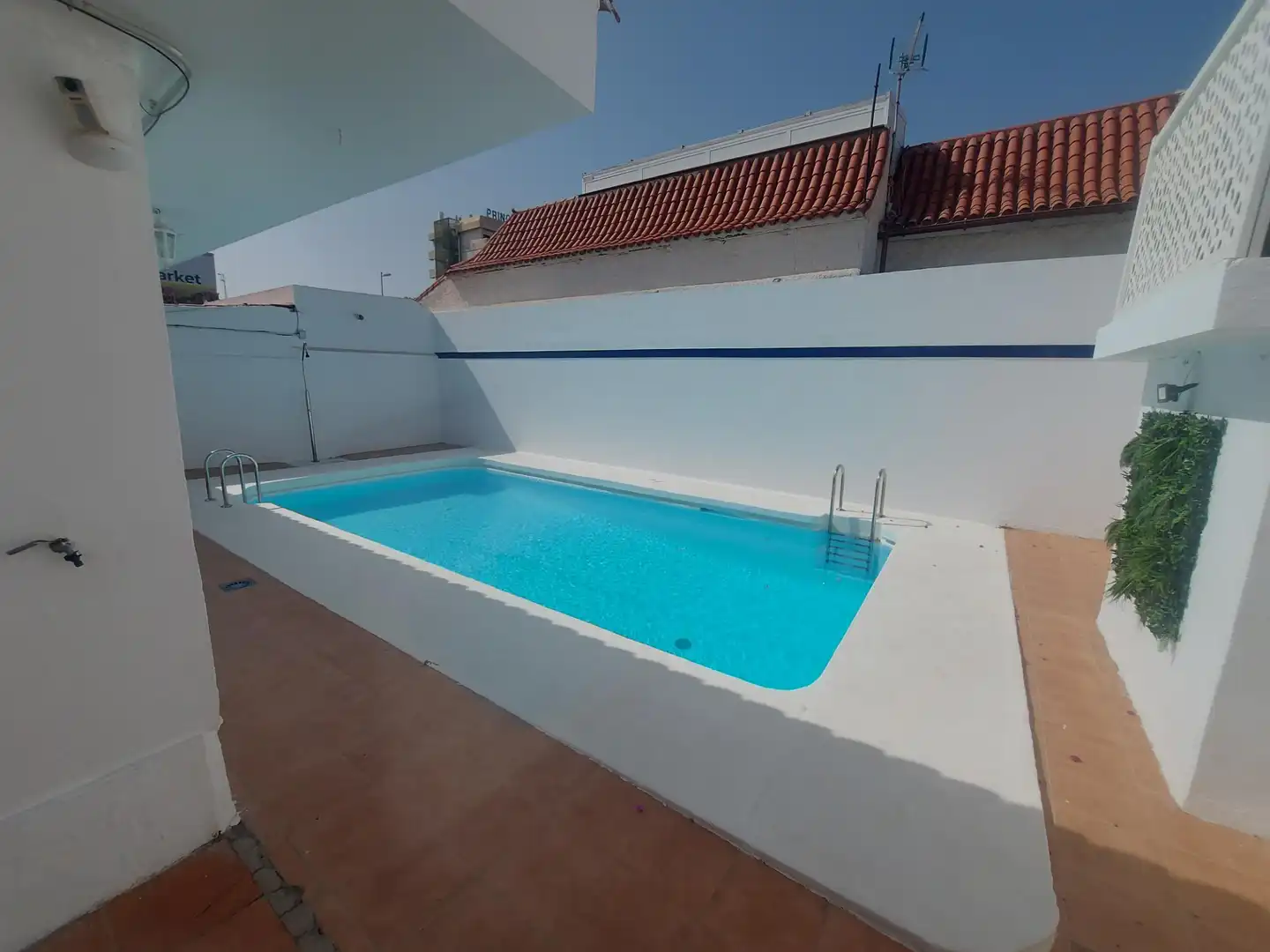 Piscina de Casa adosada de lloguer en San Bartolomé de Tirajana amb Aire condicionat, Jardí privat i Terrassa