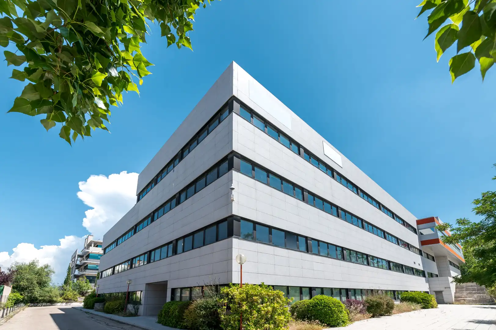 Vista exterior de Oficina de alquiler en Las Rozas de Madrid con Aire acondicionado, Calefacción y Amueblado