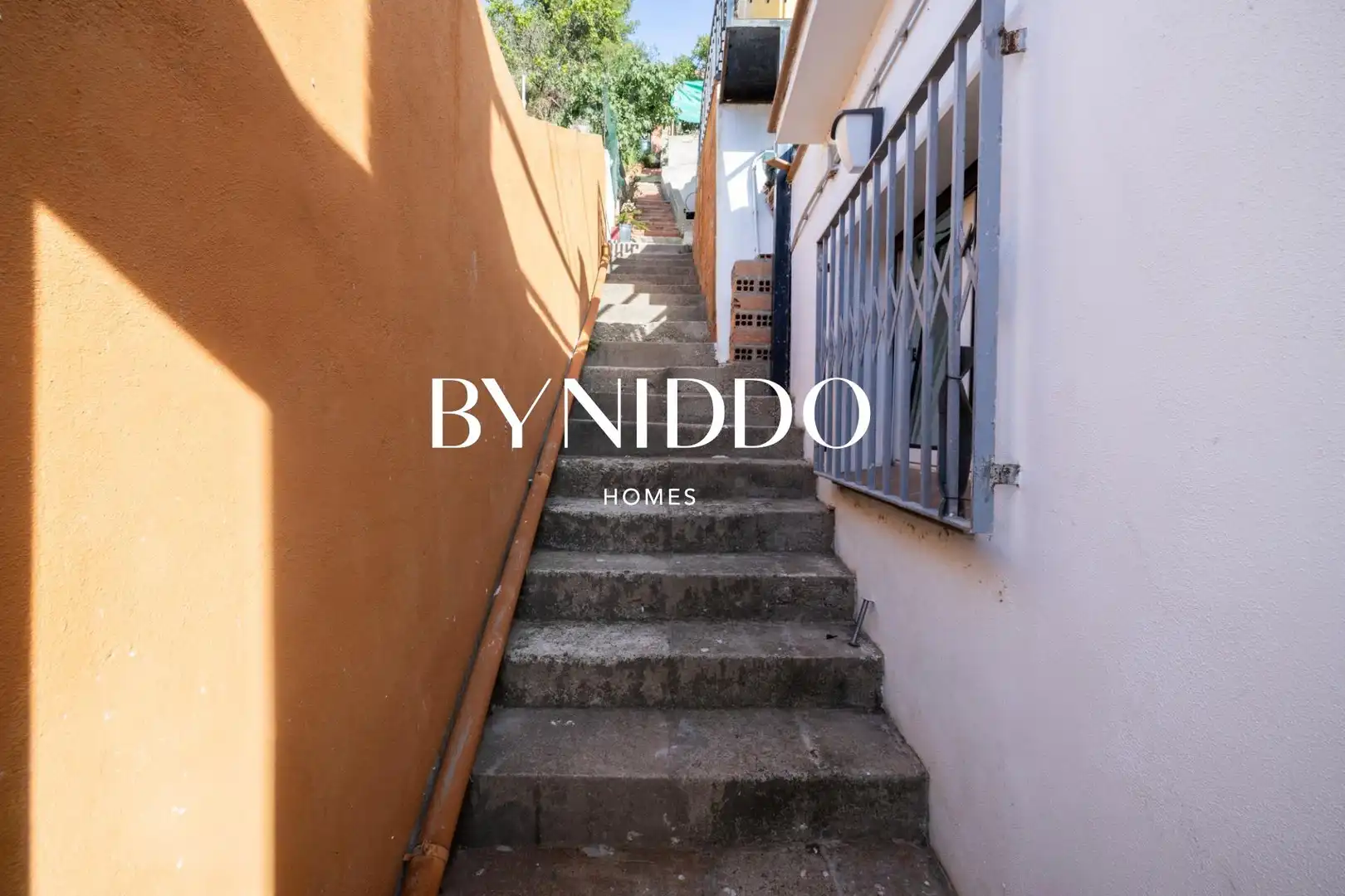 Exterior view of Houses for sale in Sant Cugat del Vallès  with Heating, Private garden and Terrace