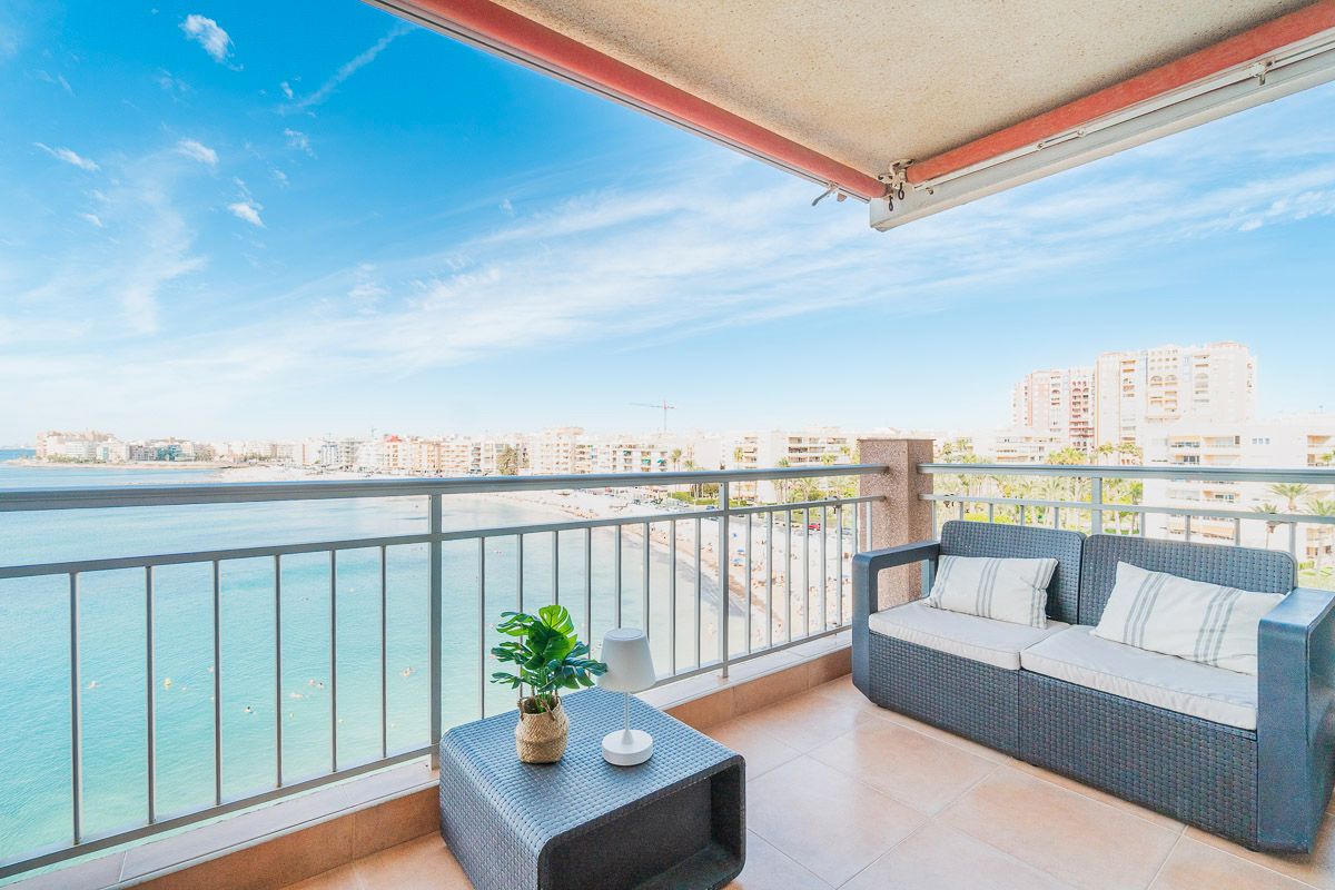 Terrassa de Apartament de lloguer en Torrevieja amb Calefacció