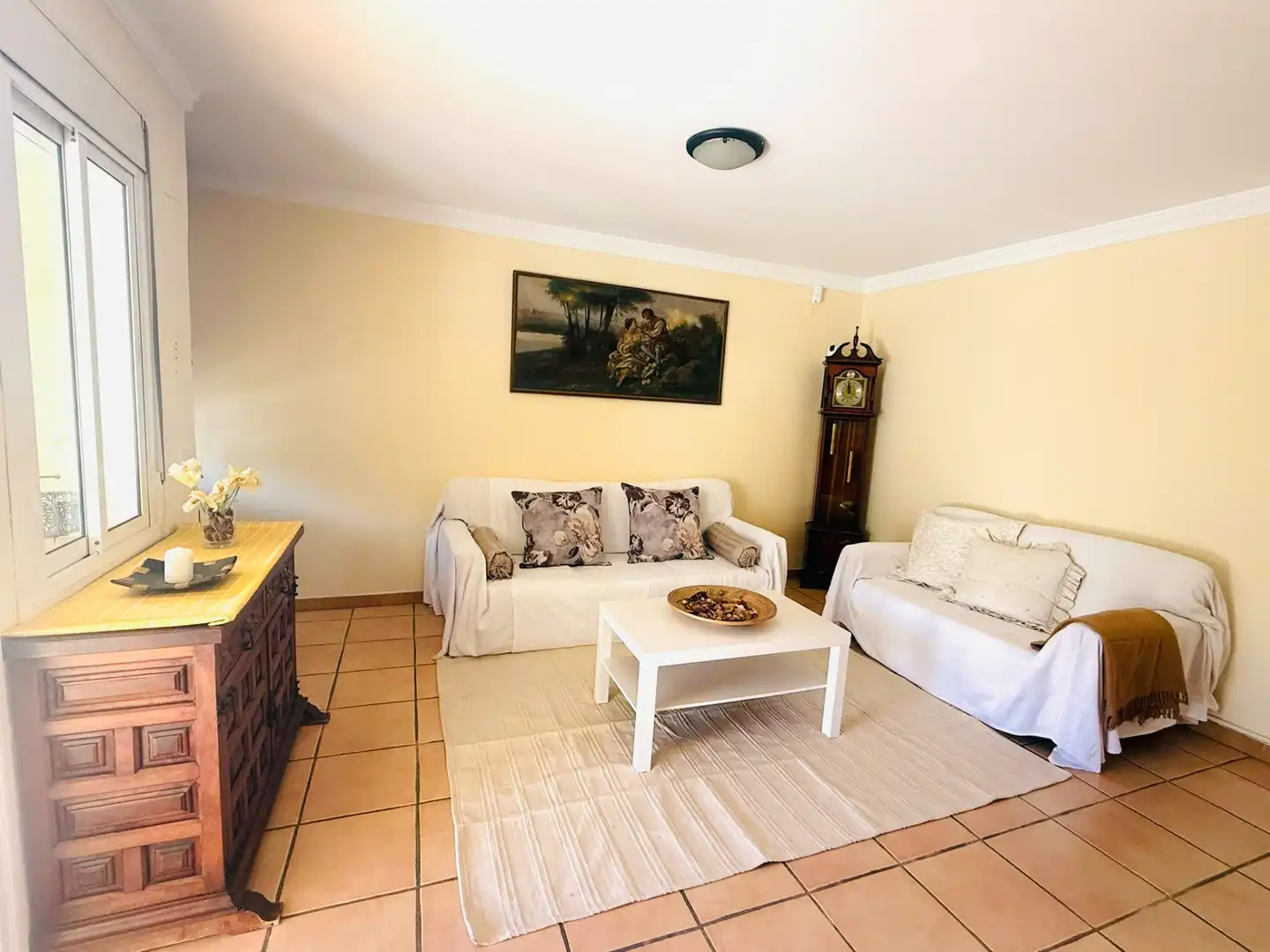 Sala de estar de Casa o chalet en venta en Fuengirola con Aire acondicionado, Jardín privado y Terraza