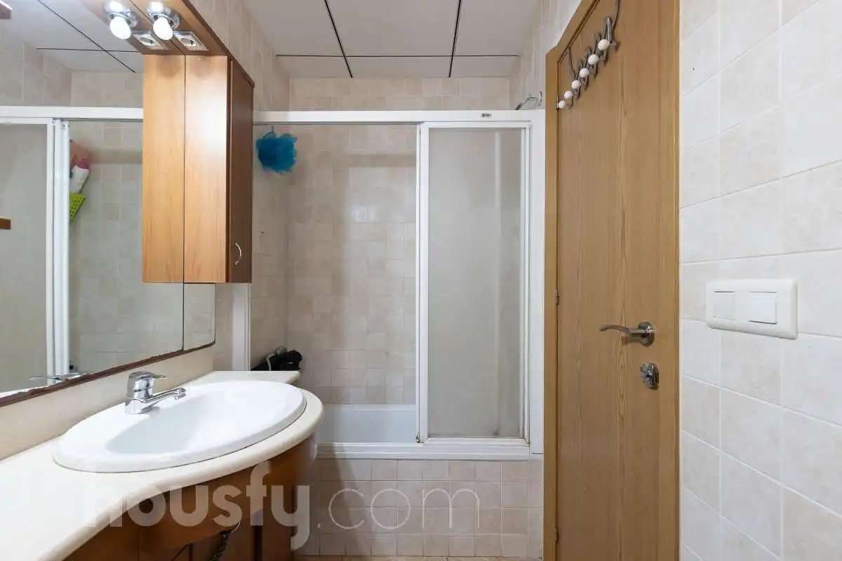 Baño de Piso en venta en Tortosa con Parquet y Balcón