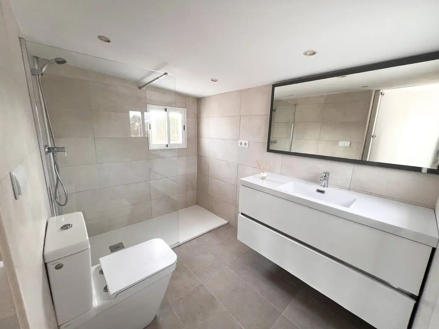 Detached house with pool for sale in Lugar, imagen 46