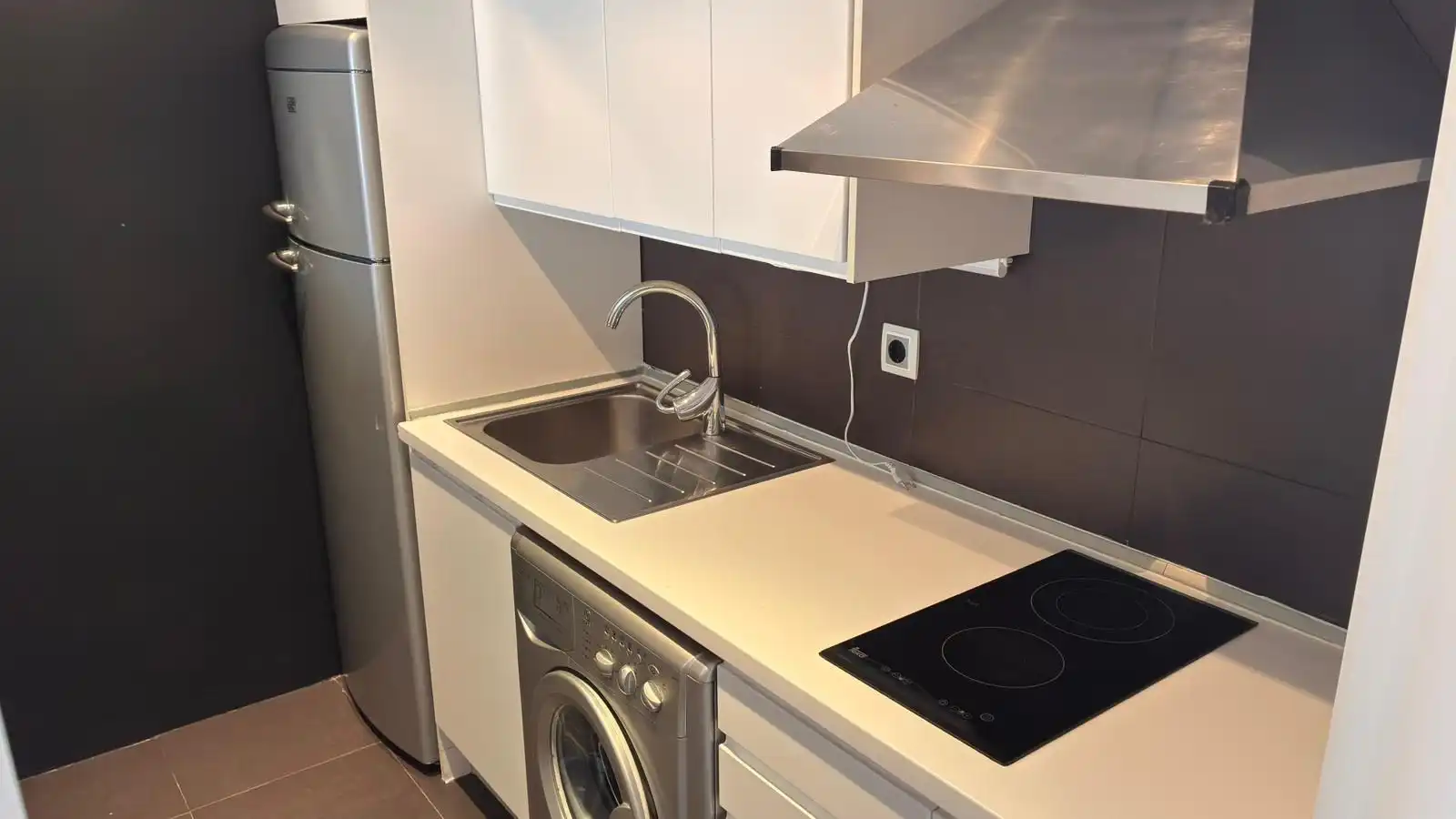 Cocina de Dúplex de alquiler en Madrid con Aire acondicionado, Calefacción y Terraza