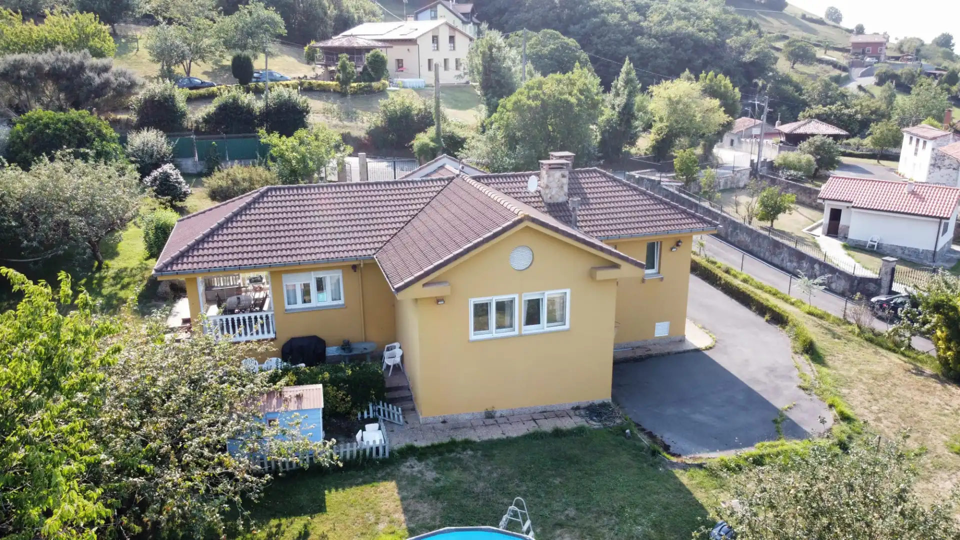 Vista exterior de Casa o chalet en venta en Gijón  con Calefacción, Jardín privado y Parquet