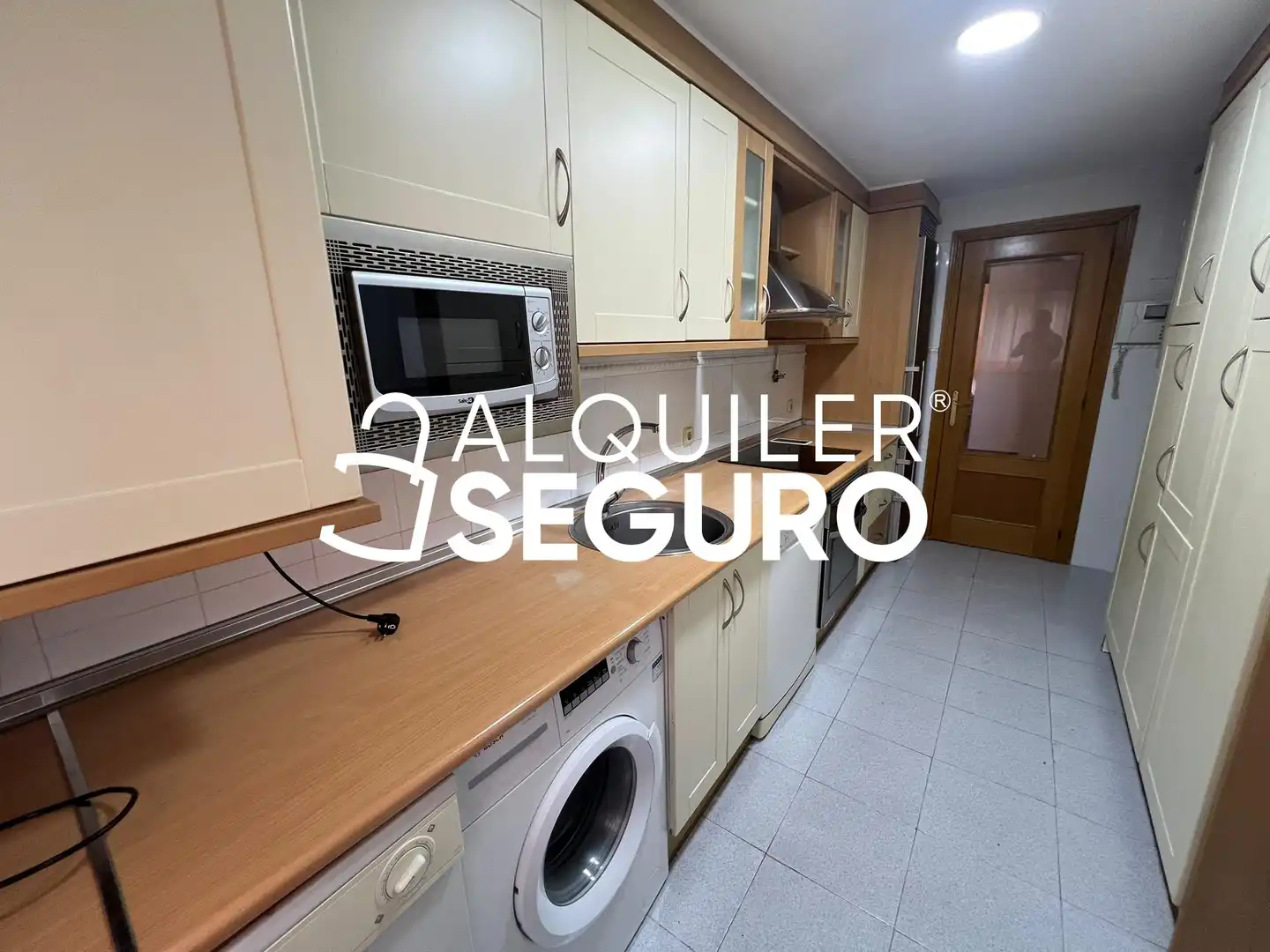 Kitchen of Flat for rent in Madrid  with Air Conditioner, Heating and Swimming Pool