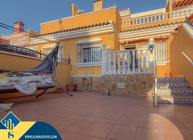 Exterior view of House or chalet for sale in Torrevieja  with Terrace, Furnished and Community pool