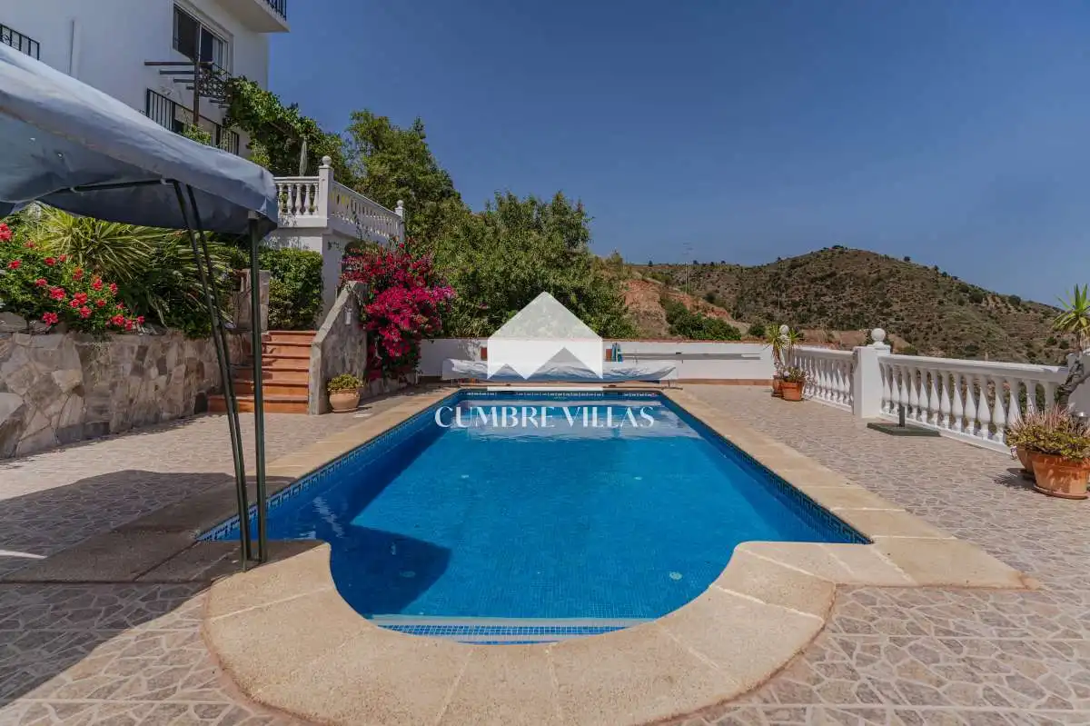 Piscina de Casa o xalet en venda en Lújar amb Jardí privat, Terrassa i Internet