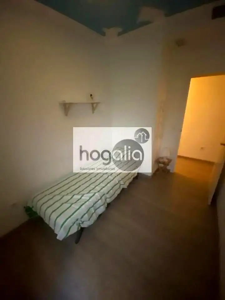 Schlafzimmer von Erdgeschoss zur Miete in Sevilla mit Klimaanlage und Möbliert