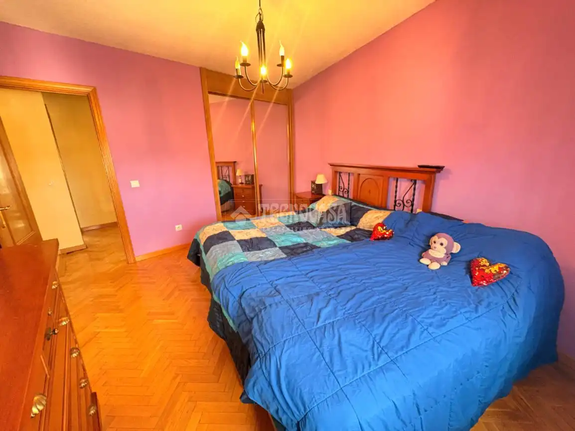 Habitación de Casa adosada en venta en Loeches