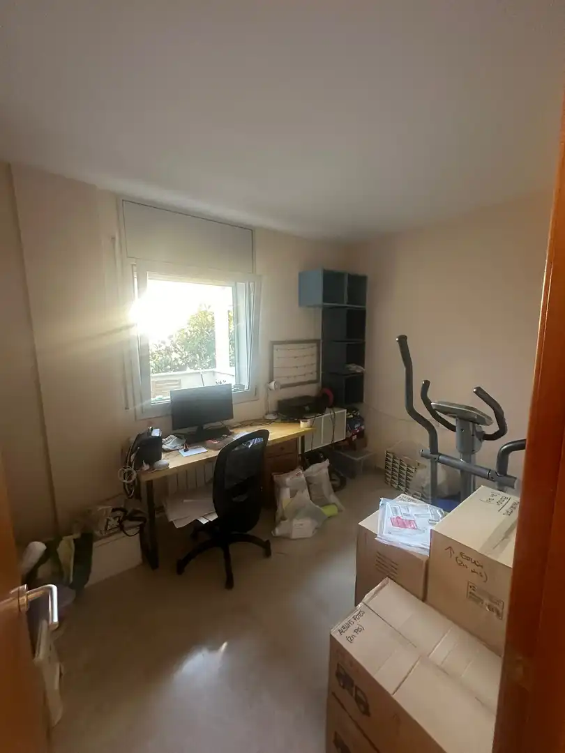 Flat for rent in Carrer de l'Hospital, Eixample - Can Bogunyà