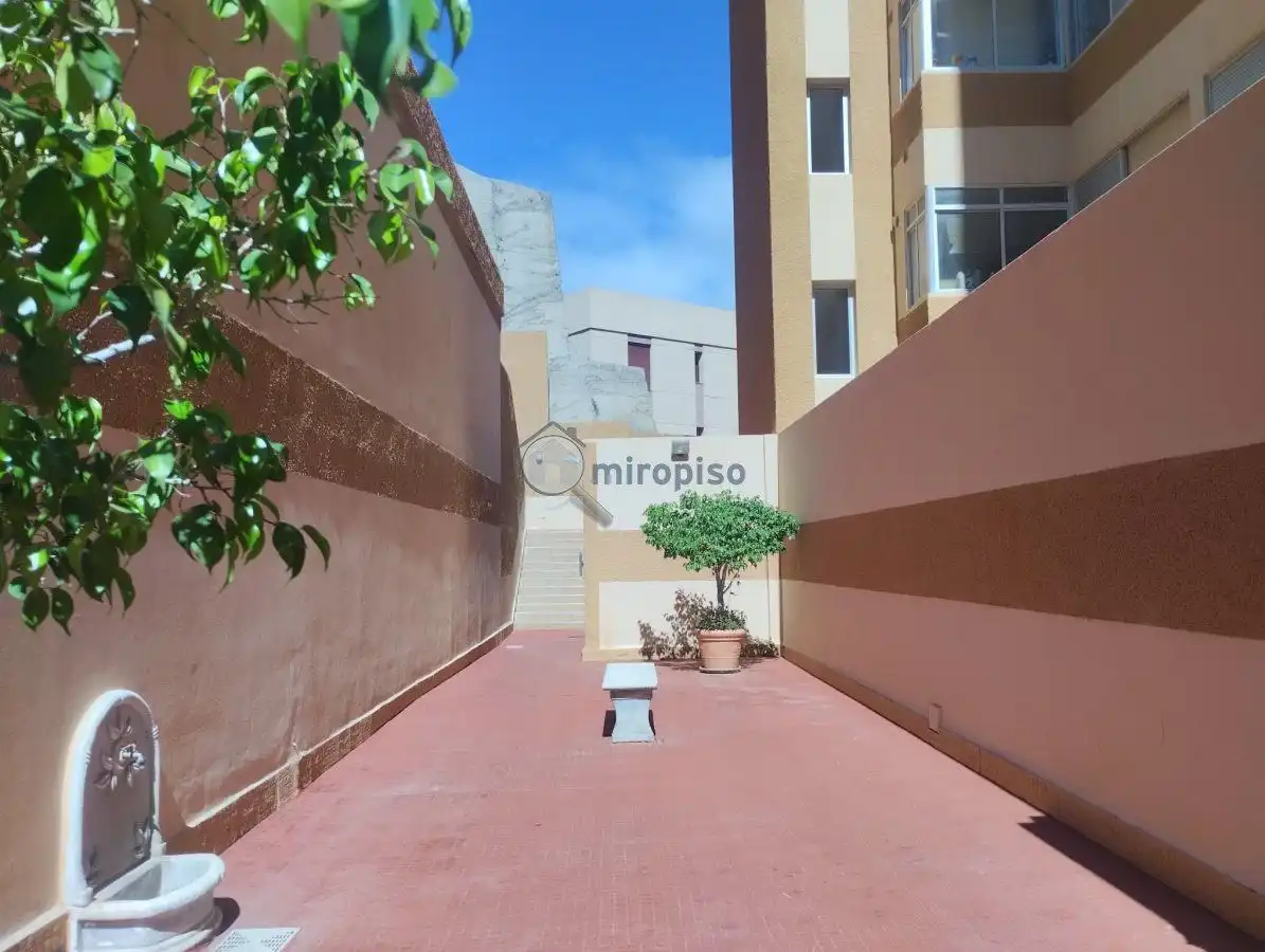 Vista exterior de Pis en venda en El Rosario amb Terrassa