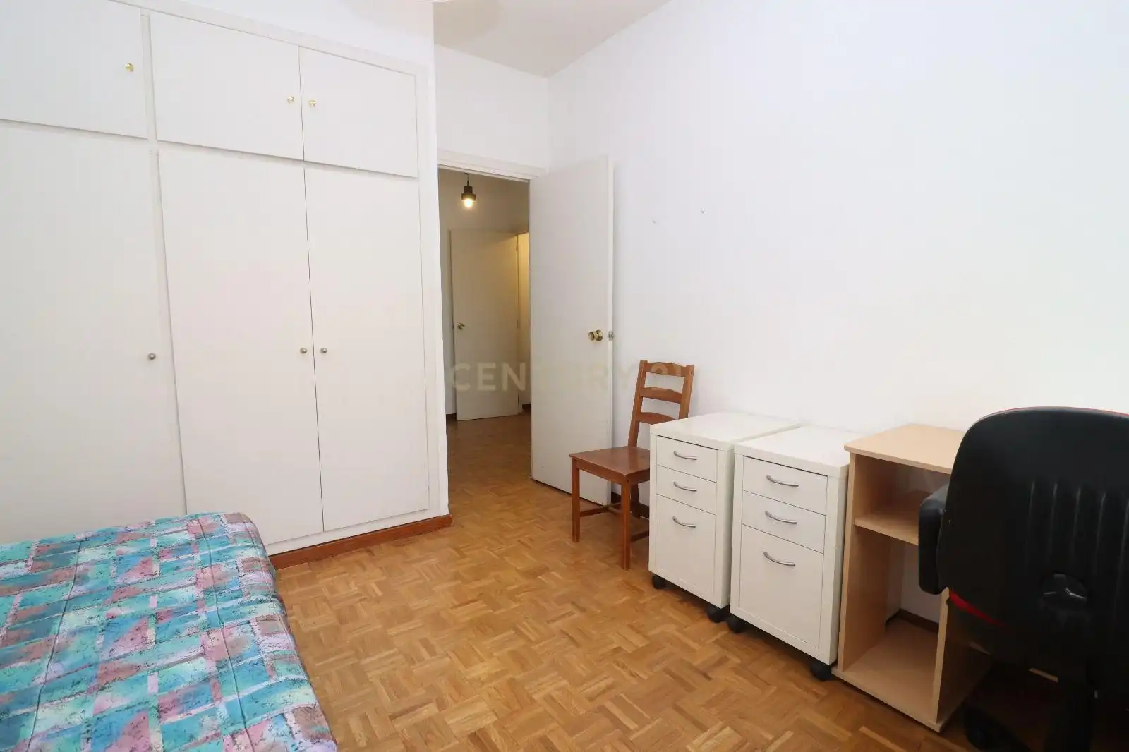 Habitación de Apartamento de alquiler en El Espinar con Trastero, Horno y Lavadora