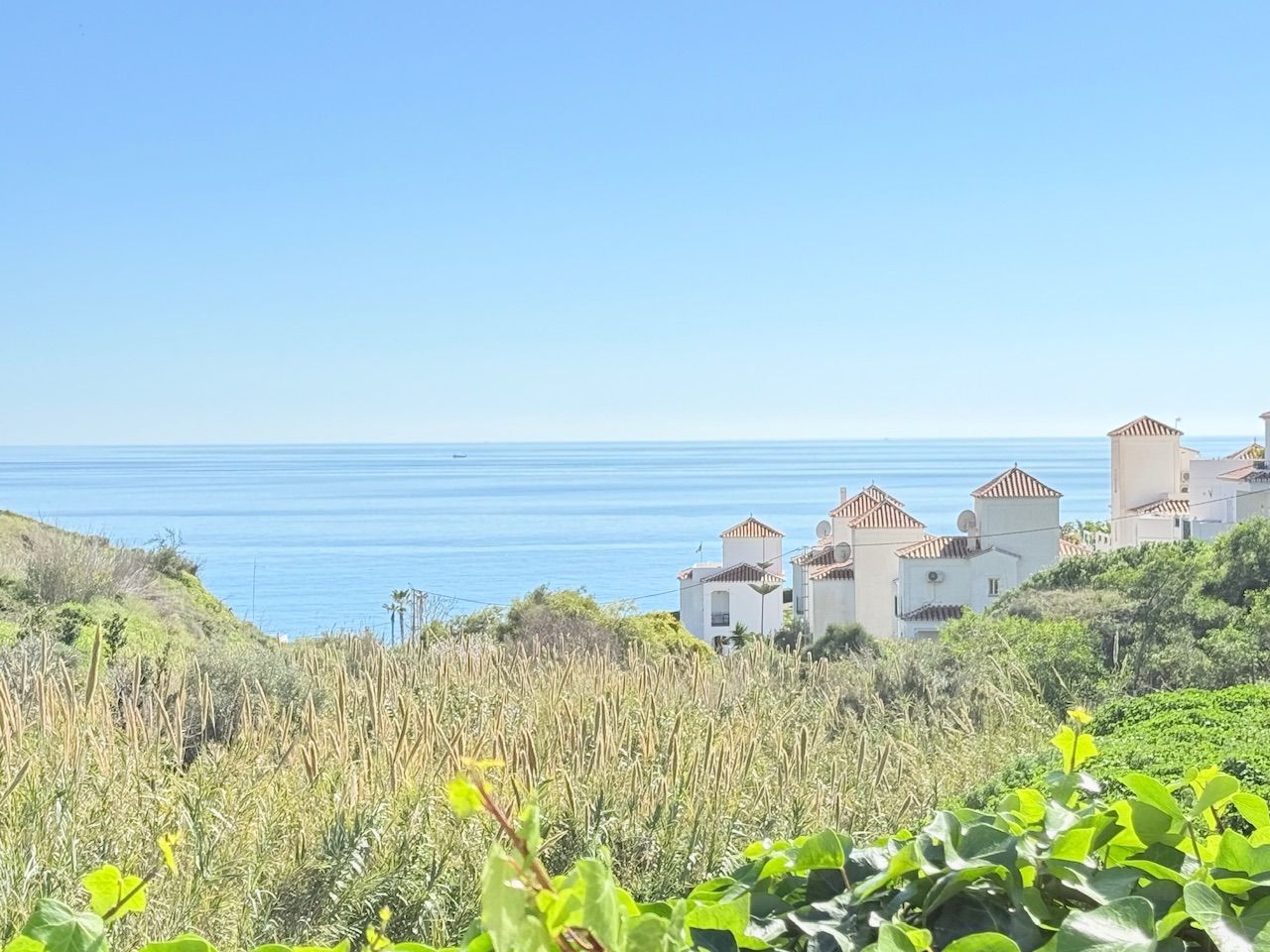 Vista exterior de Casa o xalet en venda en Nerja amb Aire condicionat, Calefacció i Jardí privat