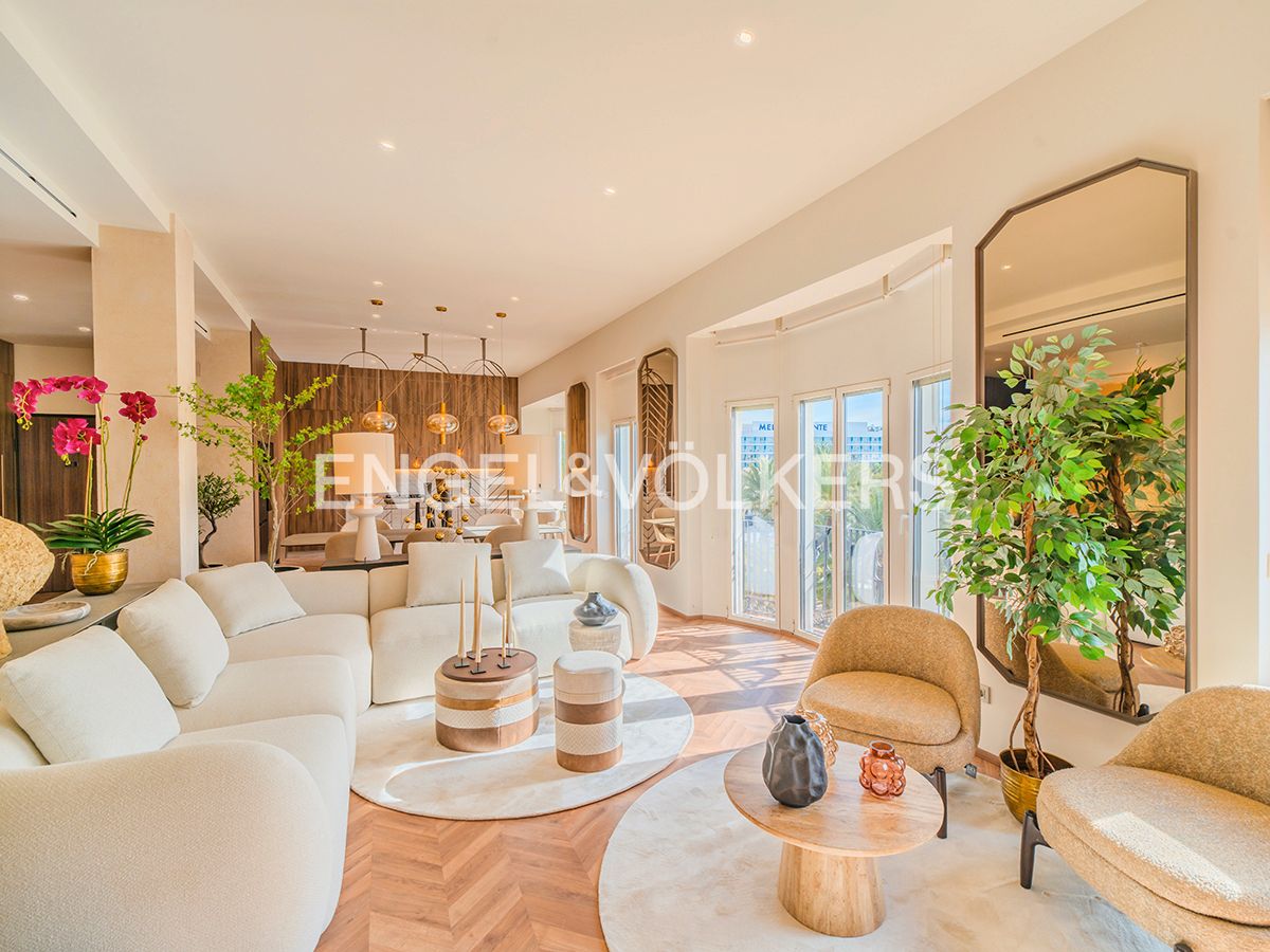 Sala de estar de Piso en venta en Alicante / Alacant con Aire acondicionado, Calefacción y Amueblado