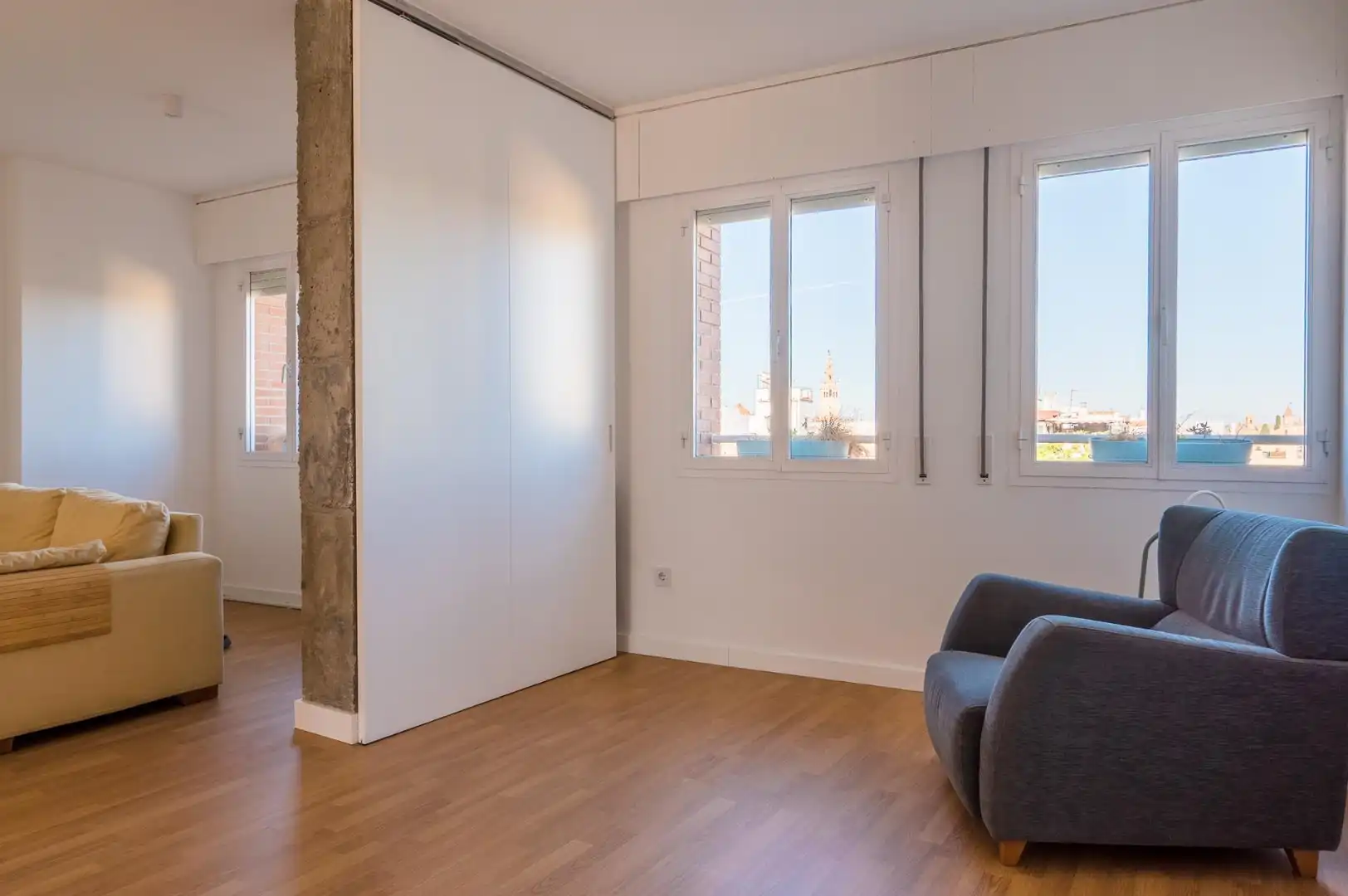 Bedroom of Flat for rent in Sevilla  with Air Conditioner and Furnished