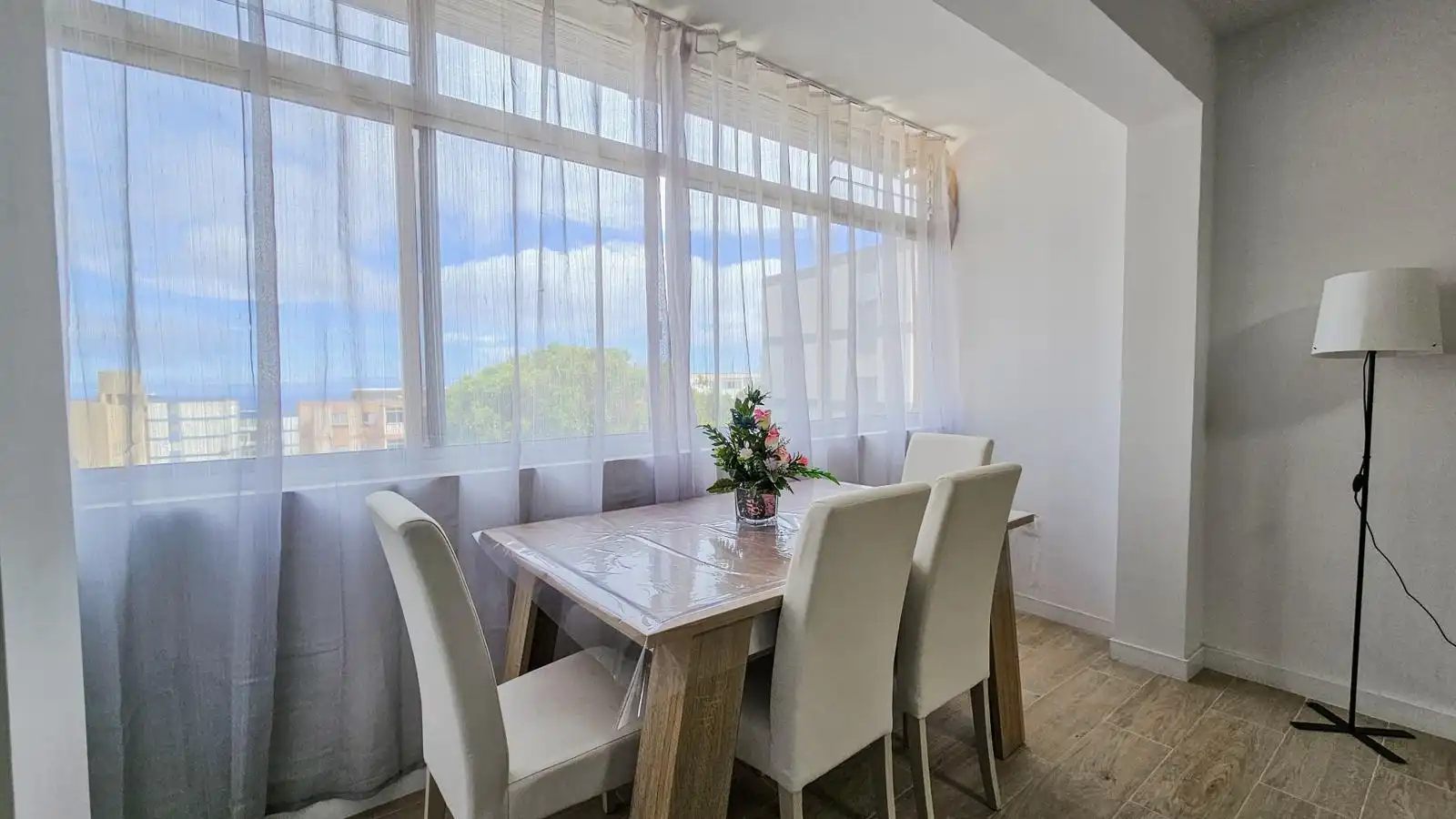 Comedor de Piso para compartir en San Cristóbal de la Laguna con Parquet, Amueblado y Horno