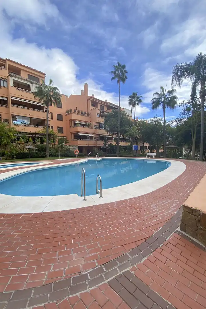 Piscina de Dúplex en venta en Marbella con Aire acondicionado, Terraza y Trastero