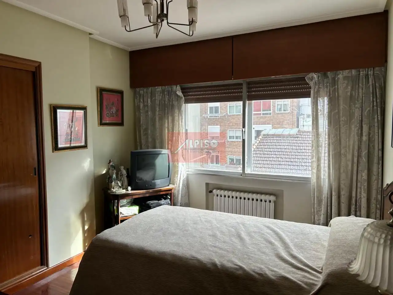 Habitación de Piso en venta en Ourense Capital  con Calefacción, Parquet y Trastero