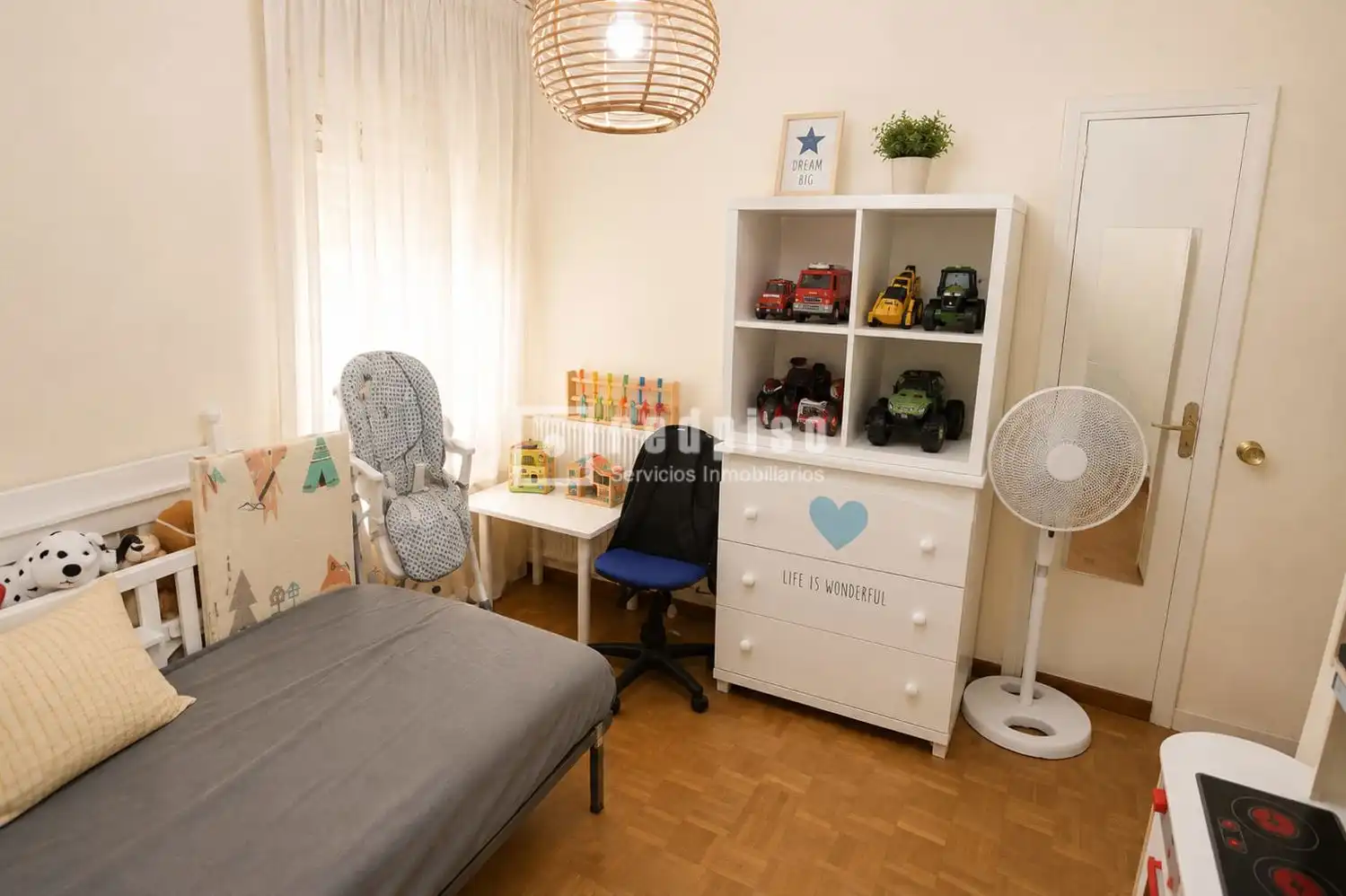 Habitación de Piso en venta en Madrid con Calefacción, Parquet y Terraza