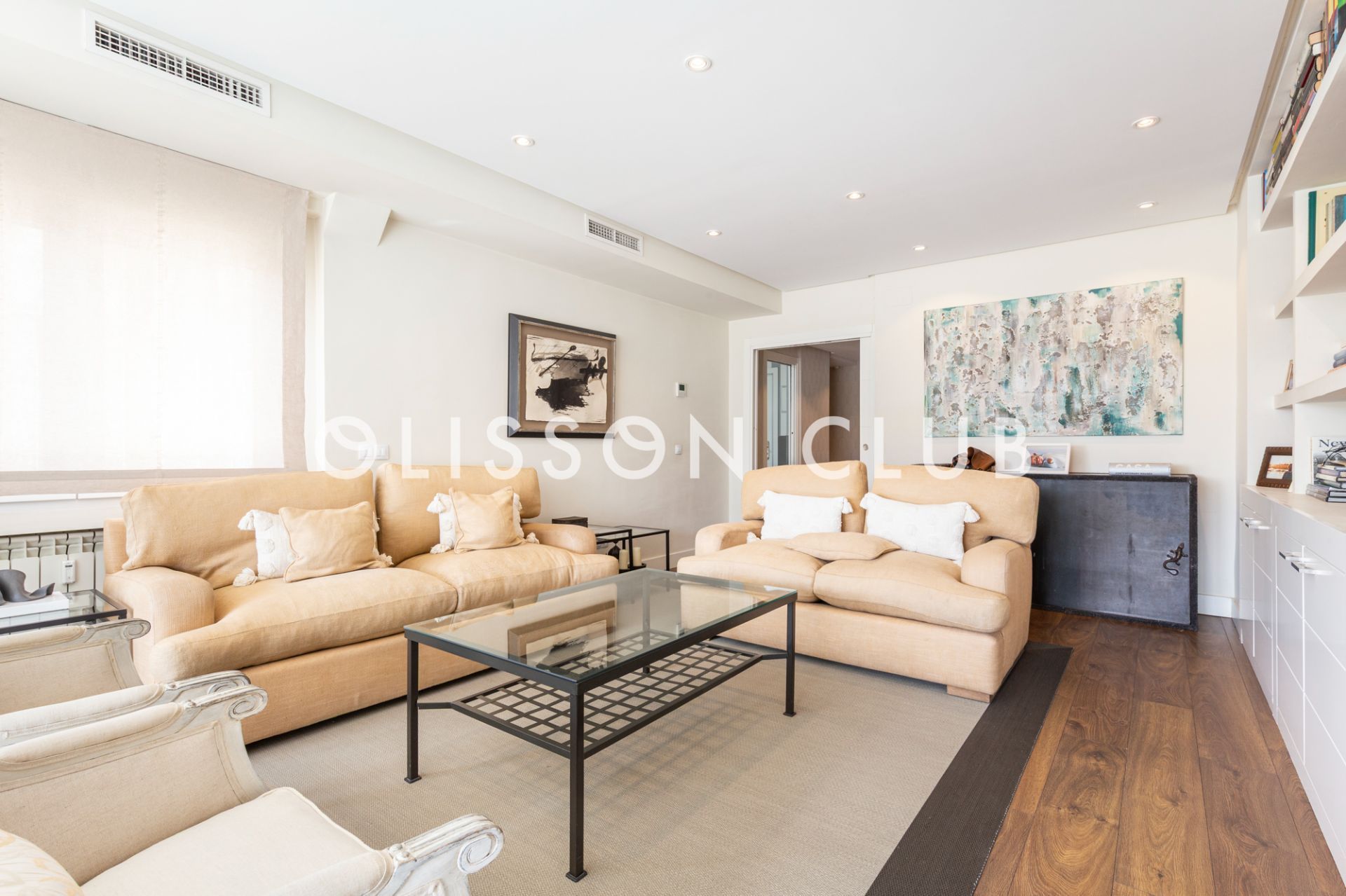 Living room of Flat for sale in  Madrid Capital  with Air Conditioner, Heating and Storage room