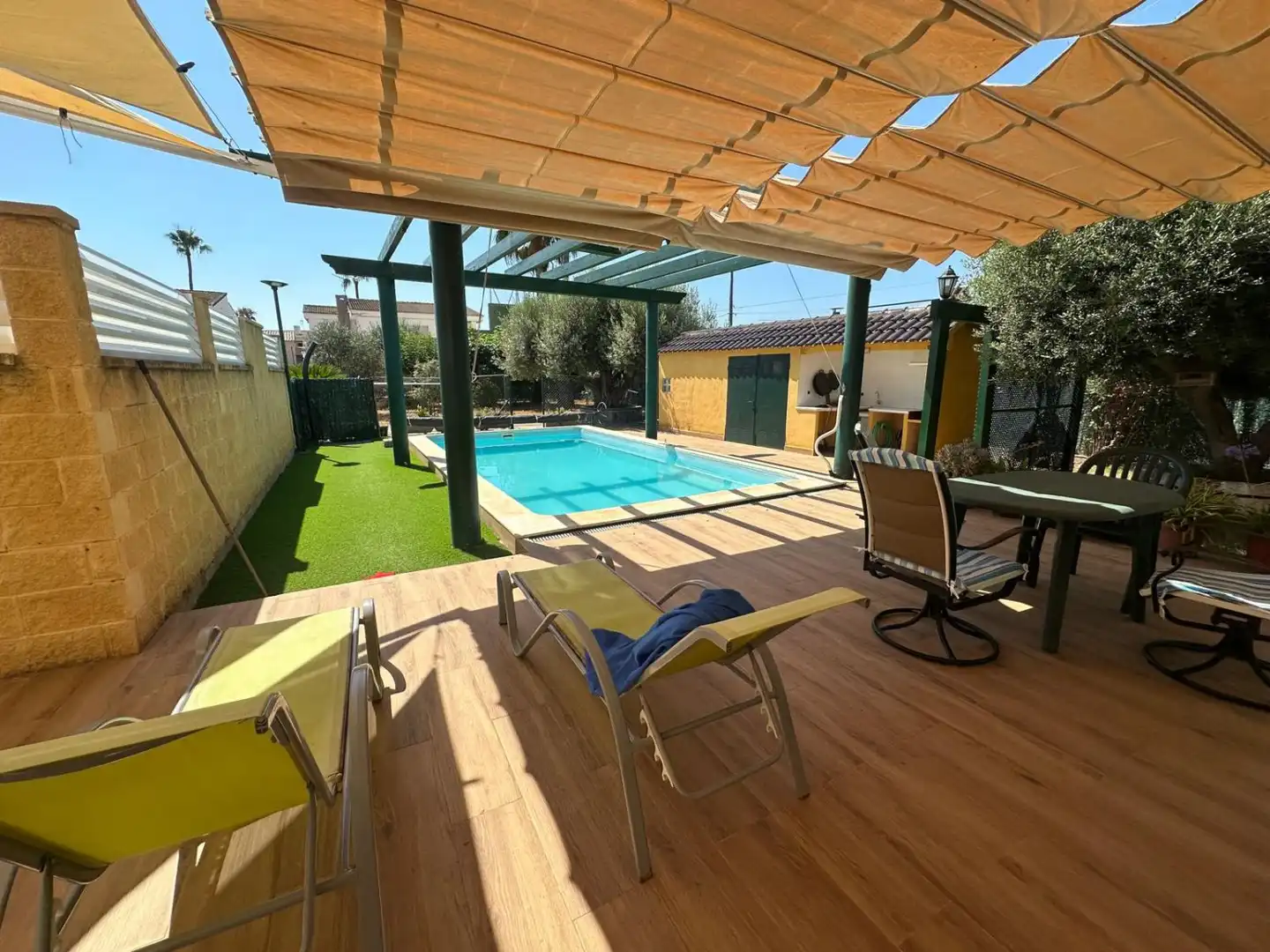 Piscina de Casa adosada en venda en Castellón de la Plana / Castelló de la Plana amb Aire condicionat, Calefacció i Terrassa