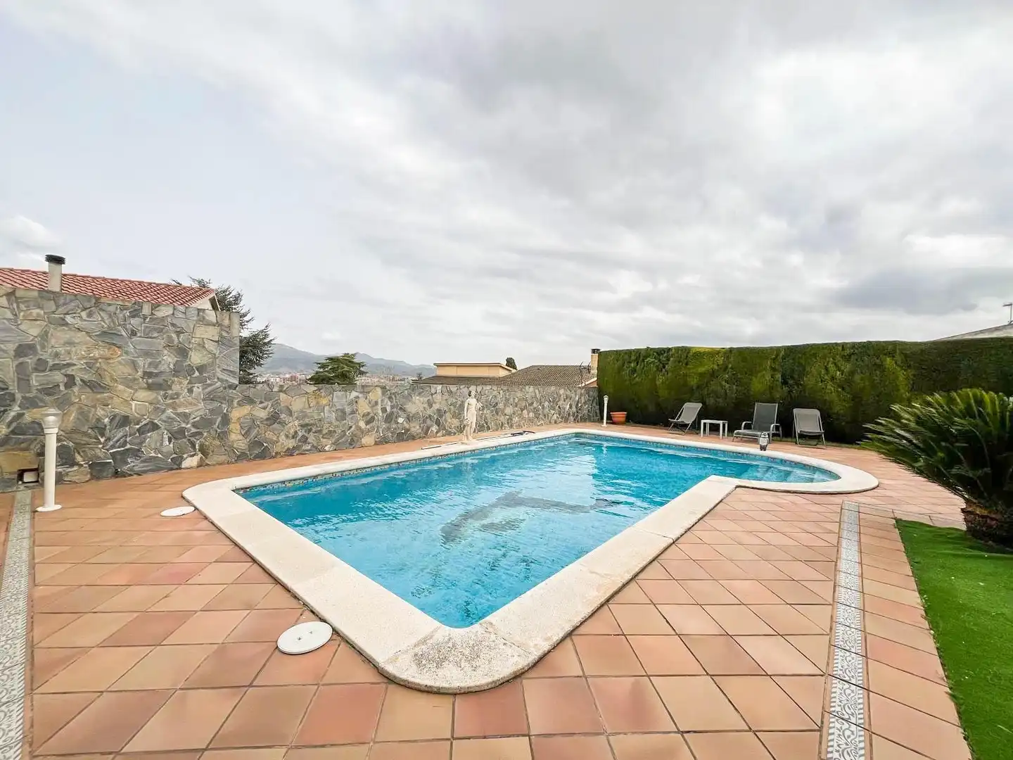 Piscina de Casa o xalet en venda en Esparreguera amb Aire condicionat, Calefacció i Jardí privat