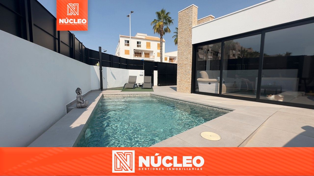 Piscina de Casa o xalet en venda en Santa Pola amb Aire condicionat, Calefacció i Jardí privat