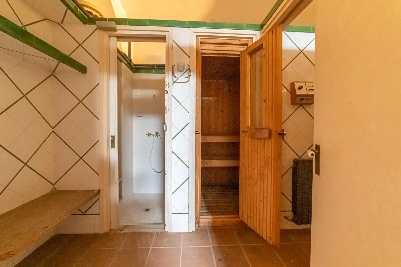 Bany de Casa o xalet en venda en Caldes de Malavella amb Calefacció, Jardí privat i Terrassa