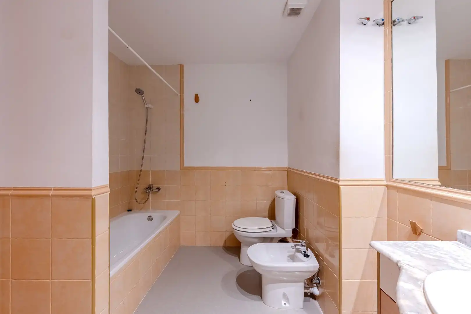 Bathroom of Flat for sale in Calafell  with Air Conditioner, Heating and Terrace