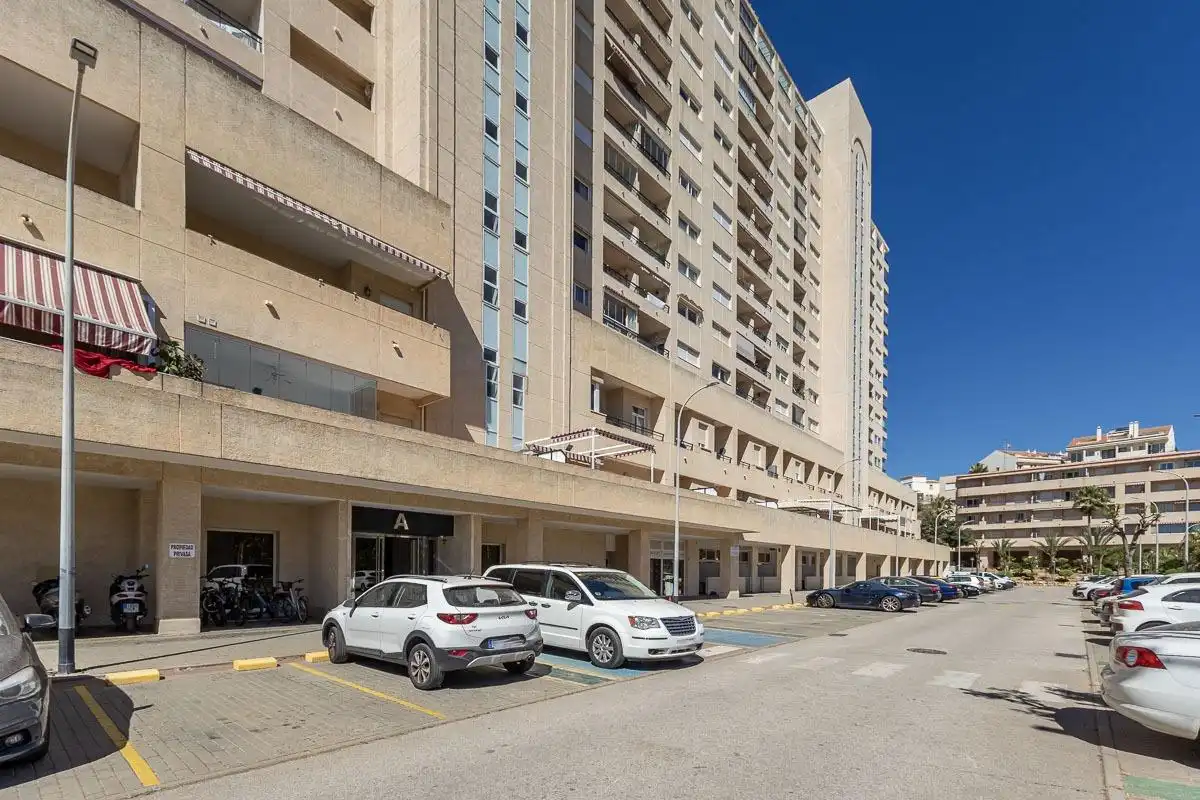 Vista exterior de Pis en venda en Benalmádena amb Aire condicionat, Terrassa i Traster