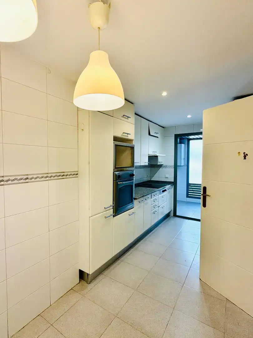 Kitchen of Ground floor for sale in La Moraleja  with Air Conditioner, Heating and Private garden