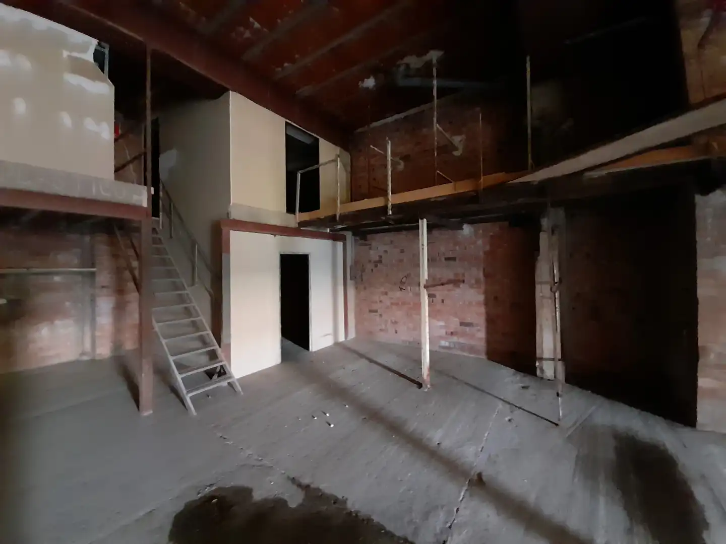 Local comercial en venta en Almirall Folch, imagen 3