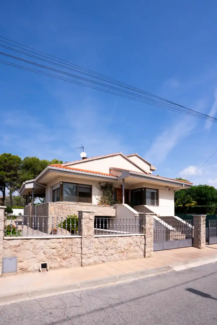 Vista exterior de Casa o xalet en venda en Vallmoll amb Calefacció, Jardí privat i Terrassa