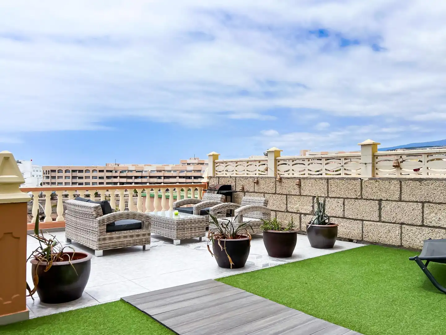 Terrassa de Apartament en venda en Adeje amb Terrassa, Moblat i Piscina comunitària