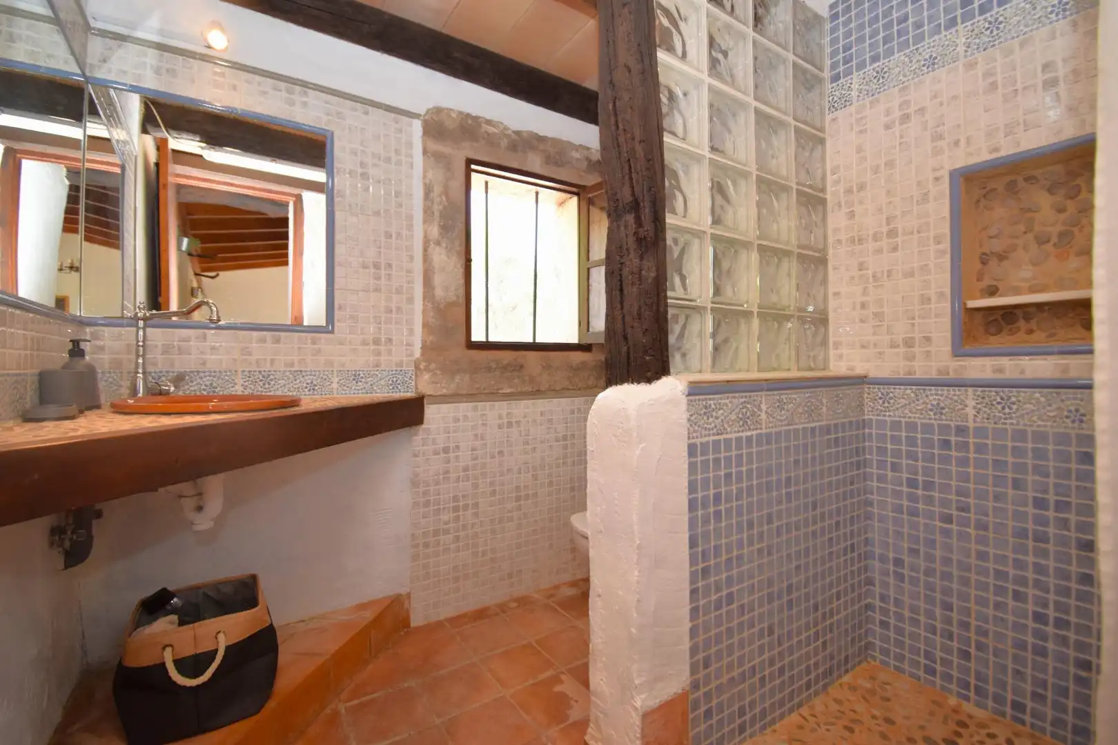 Baño de Finca rústica en venta en Muro con Aire acondicionado, Jardín privado y Terraza