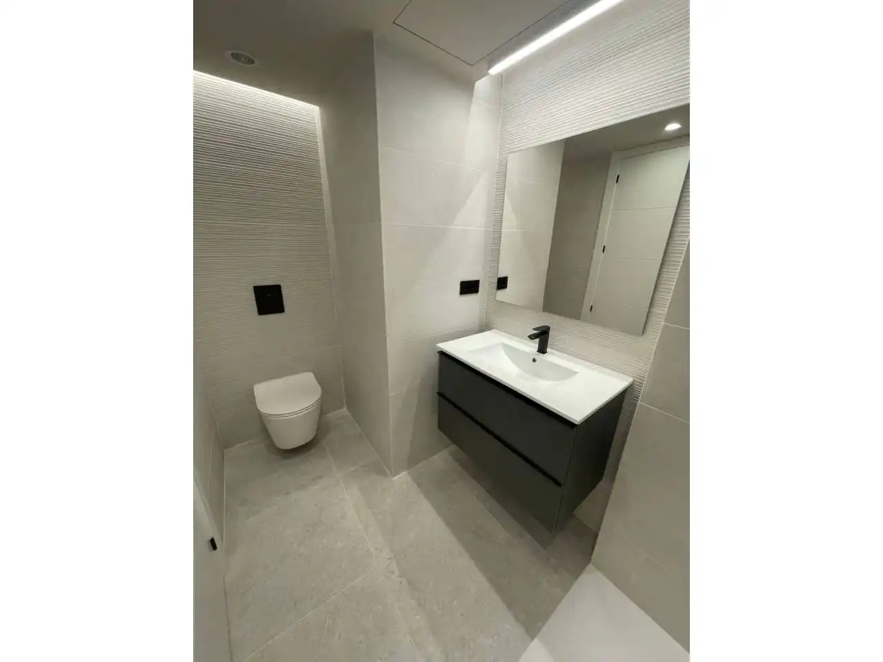 Bathroom of Attic for sale in Vila-seca  with Air Conditioner, Parquet flooring and Terrace