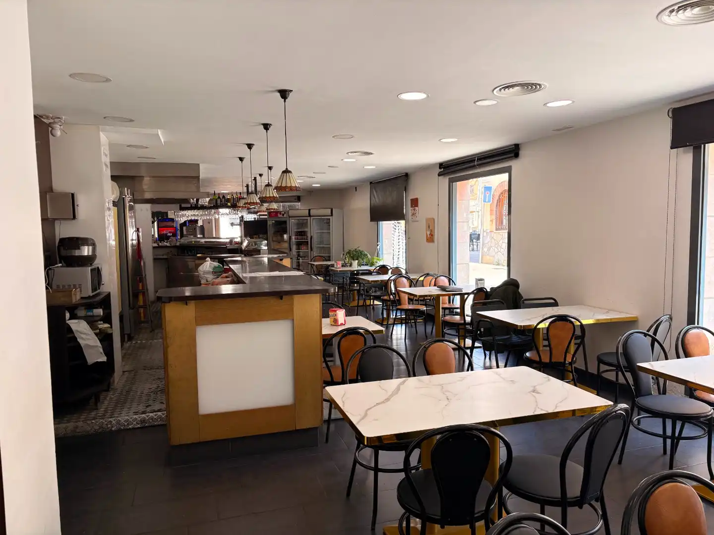 Commercial properties for transfer in Rubí  with Air Conditioner, Terrace and Furnished