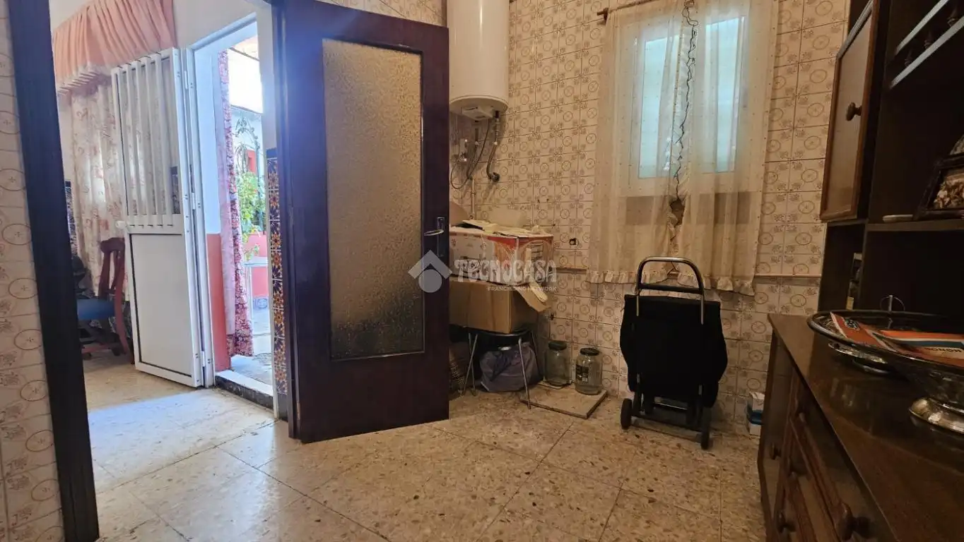 Casa aparellada amb terrassa en venda a Villanueva del Ariscal, imagen 10