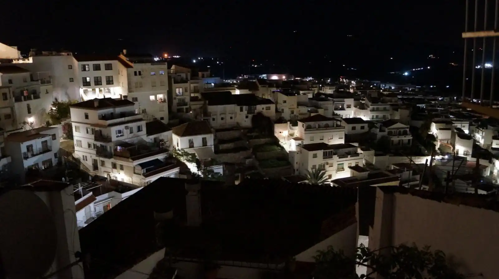 Vista exterior de Casa adosada en venda en Salobreña amb Terrassa