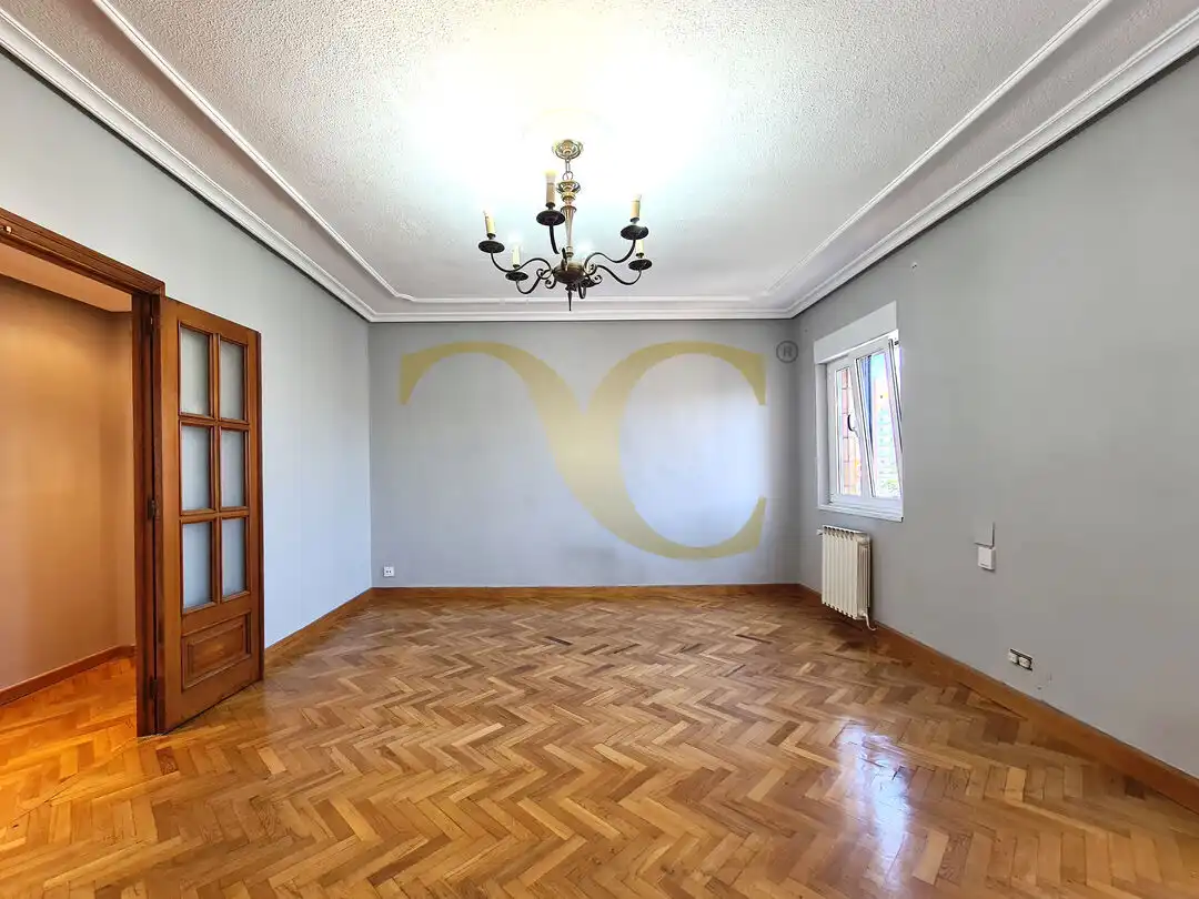 Sala de estar de Piso en venta en Gijón  con Calefacción, Trastero y Balcón