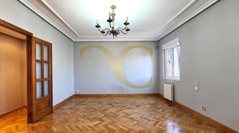 Foto 3 de Piso en venta en Calle Guipúzcoa, Pumarín, Gijón