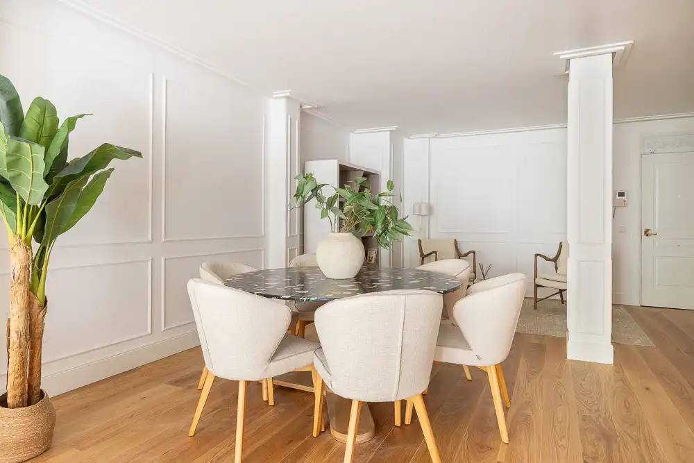 Comedor de Piso en venta en Madrid con Calefacción, Amueblado y Balcón